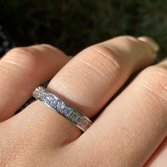 NEw Sterling Silver Diamond Band Ring - Picture 9 of 9